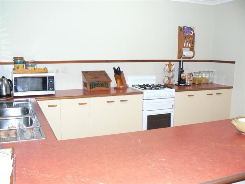 11 Oxley Court, Granville QLD 4650