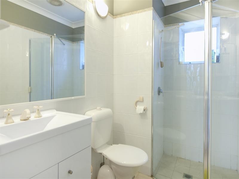 10 Windward Rise, Pacific Pines QLD 4211