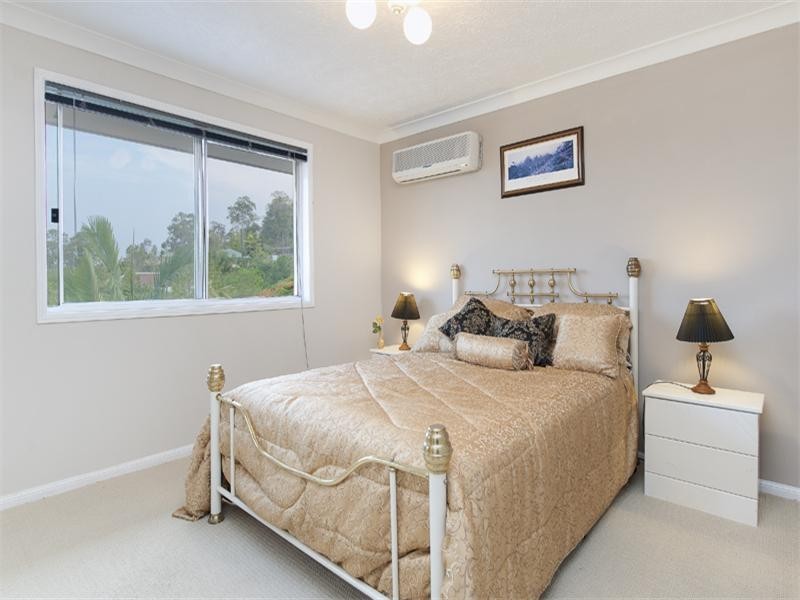10 Windward Rise, Pacific Pines QLD 4211