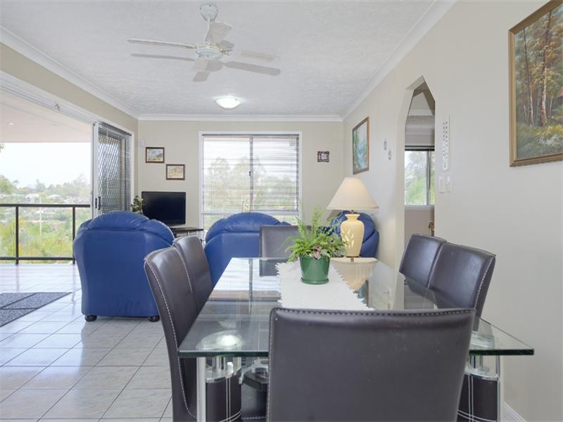 10 Windward Rise, Pacific Pines QLD 4211