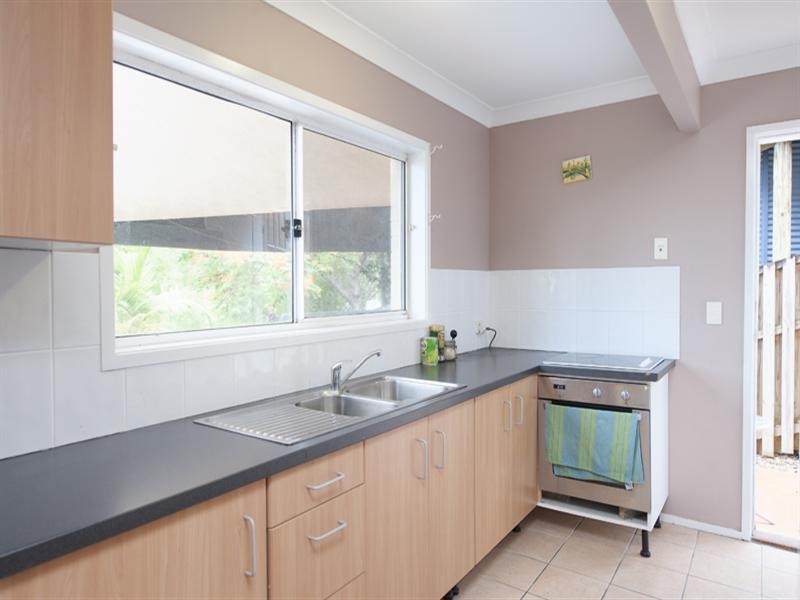 10 Windward Rise, Pacific Pines QLD 4211