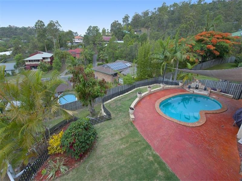 10 Windward Rise, Pacific Pines QLD 4211