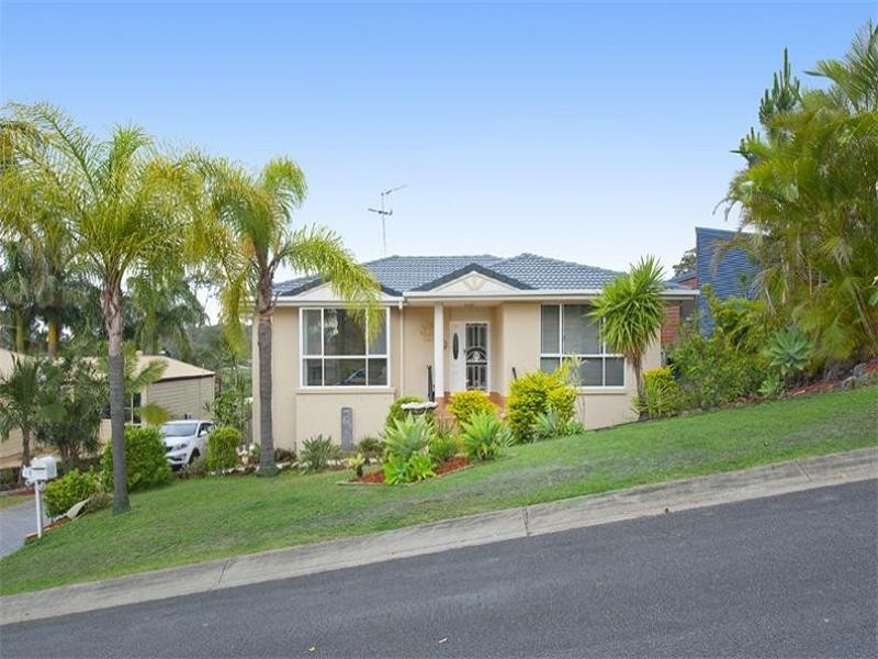 10 Windward Rise, Pacific Pines QLD 4211