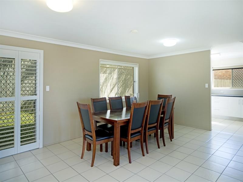 16 Spikes Court, Arundel QLD 4214