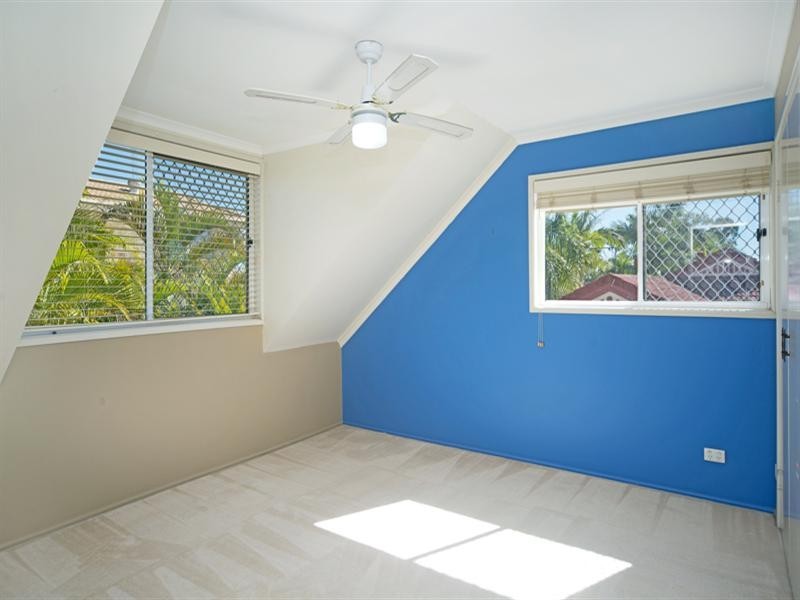 16 Spikes Court, Arundel QLD 4214