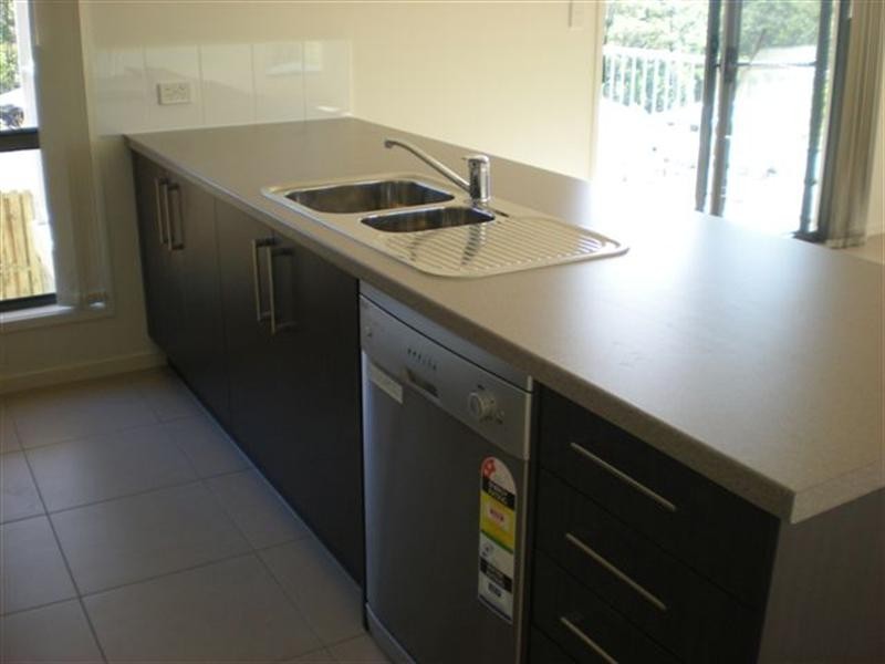 17 Harriet Lane, Oxenford QLD 4210