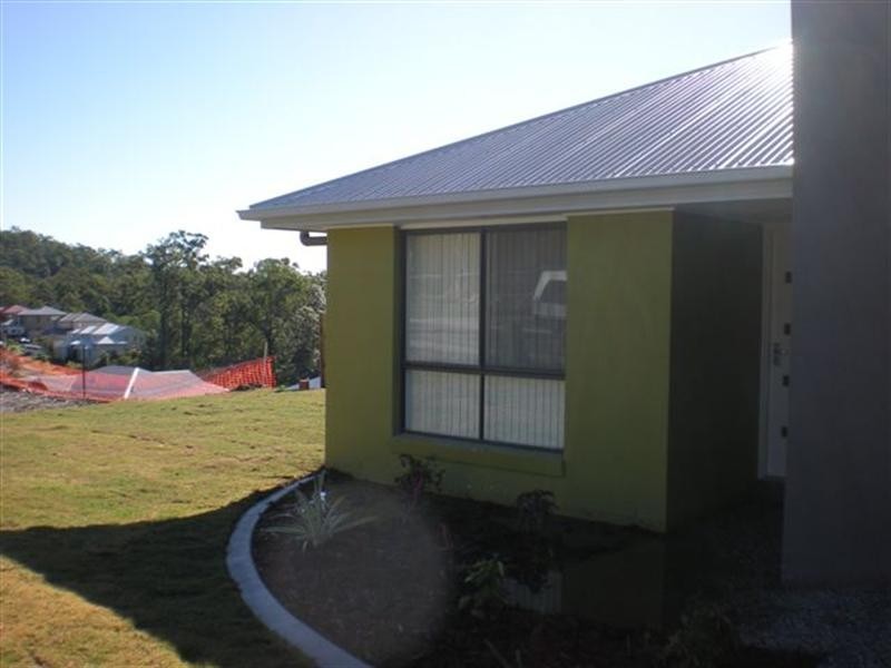 17 Harriet Lane, Oxenford QLD 4210