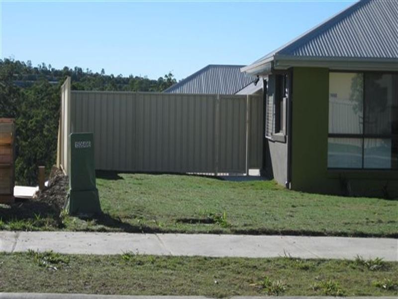 17 Harriet Lane, Oxenford QLD 4210