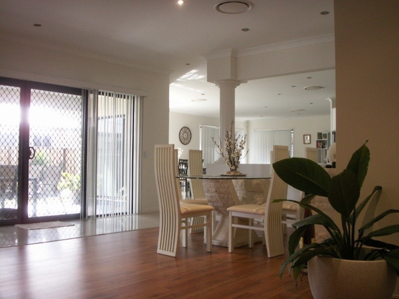 9 Pritchard Court, Pacific Pines QLD 4211