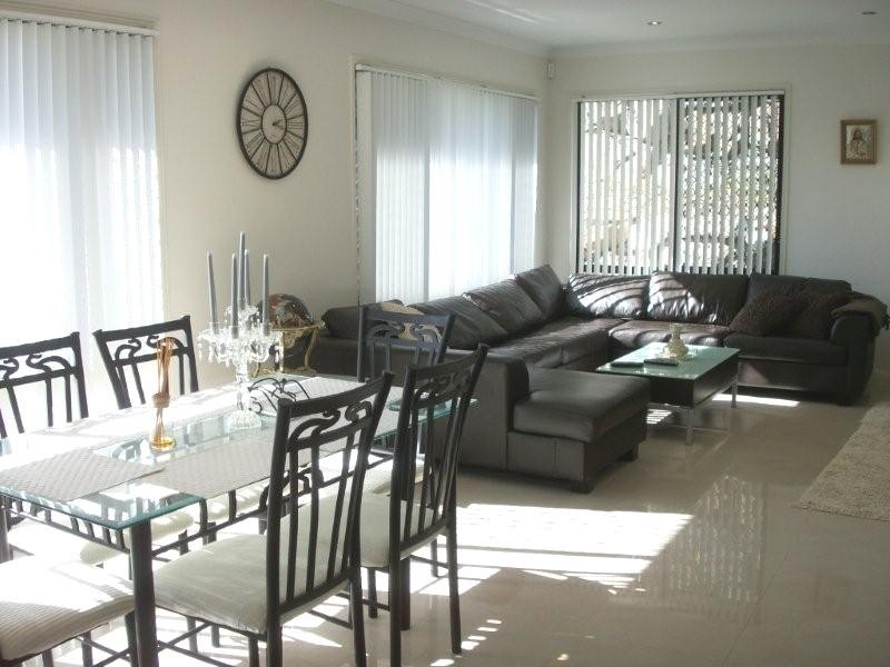 9 Pritchard Court, Pacific Pines QLD 4211