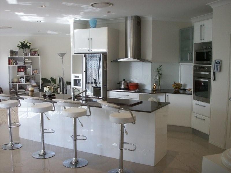 9 Pritchard Court, Pacific Pines QLD 4211