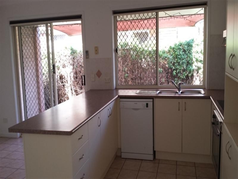 2/89 Cootharaba Drive, Helensvale QLD 4212