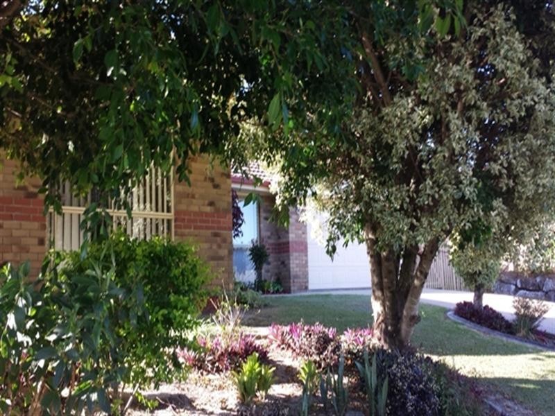 3 Polynesia Avenue, Pacific Pines QLD 4211