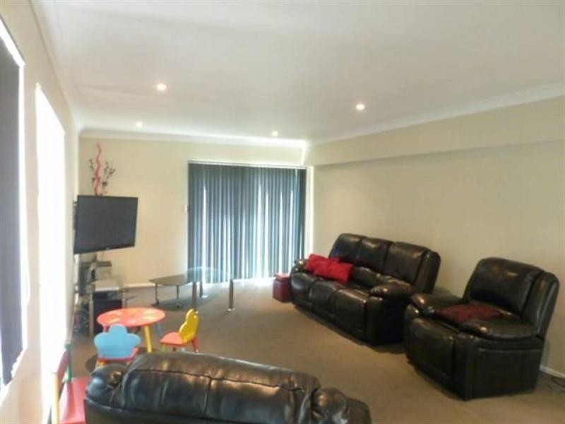 133 Pacific Pines Boulevard, Pacific Pines QLD 4211