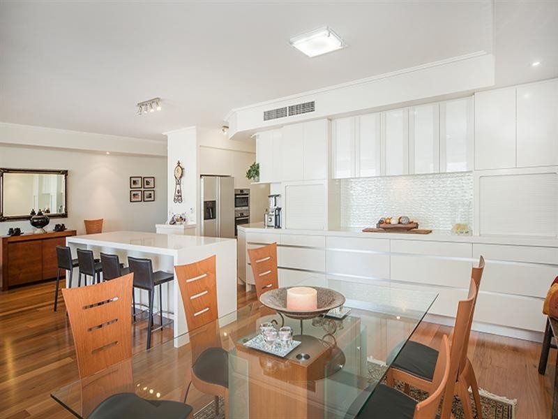 72/326 Marine Parade, Labrador QLD 4215