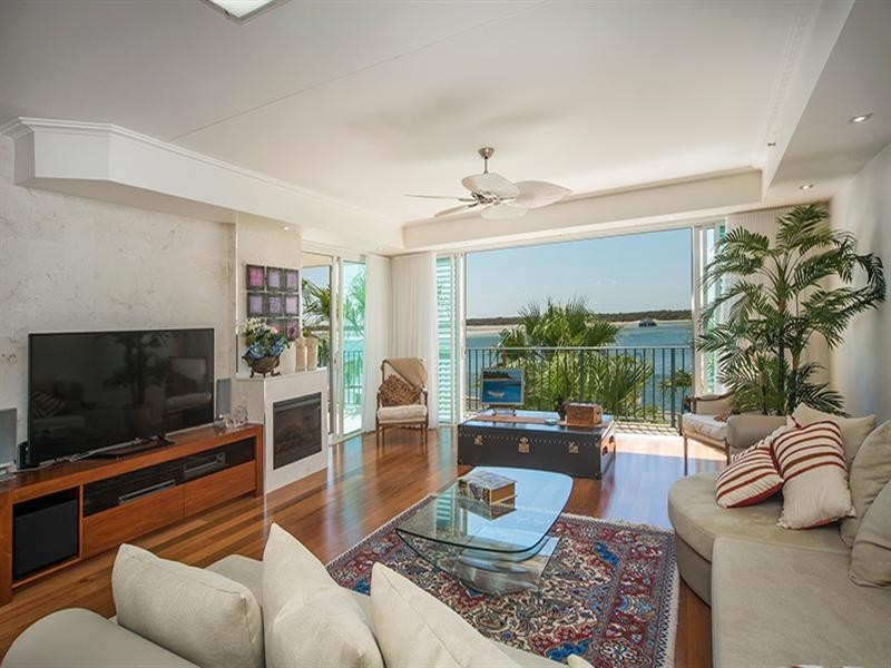 72/326 Marine Parade, Labrador QLD 4215