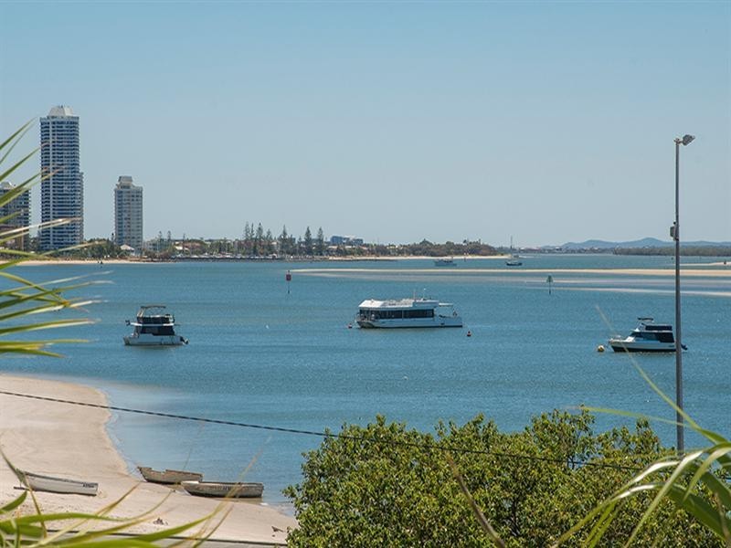 72/326 Marine Parade, Labrador QLD 4215