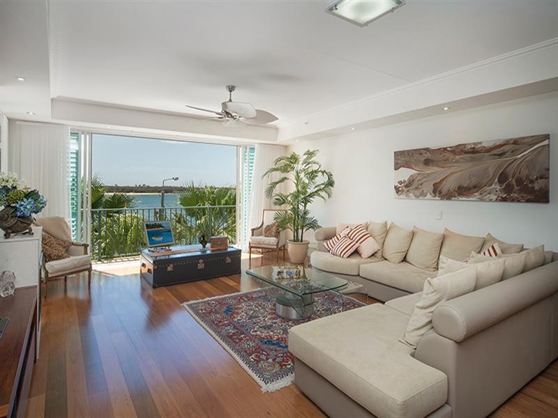 72/326 Marine Parade, Labrador QLD 4215