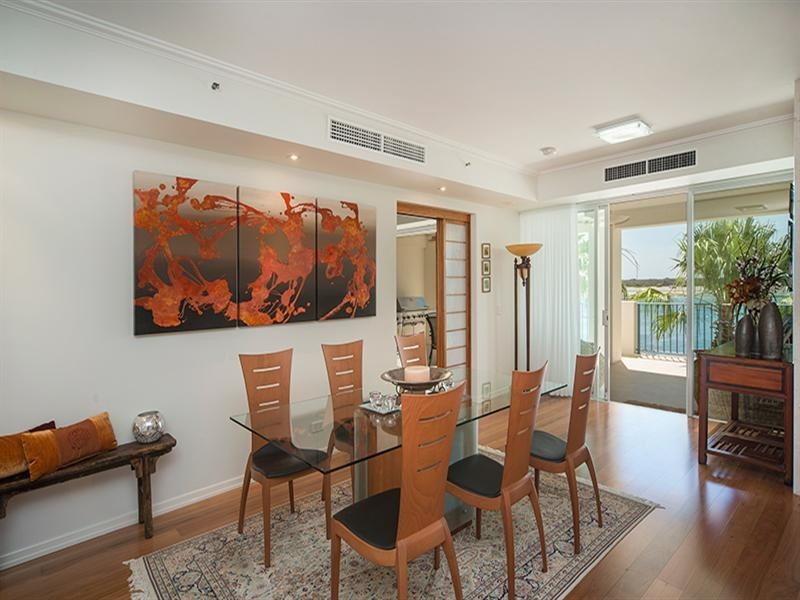 72/326 Marine Parade, Labrador QLD 4215