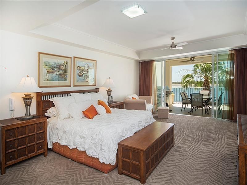 72/326 Marine Parade, Labrador QLD 4215
