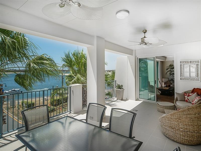 72/326 Marine Parade, Labrador QLD 4215