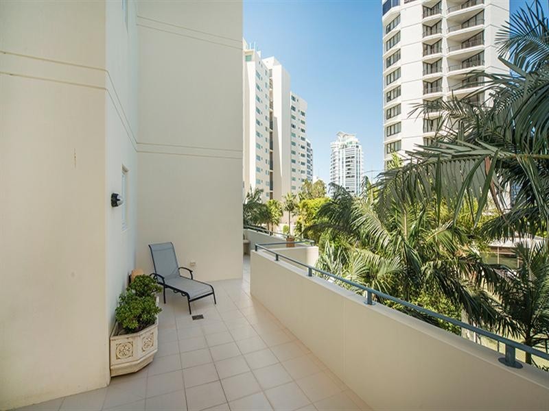 72/326 Marine Parade, Labrador QLD 4215