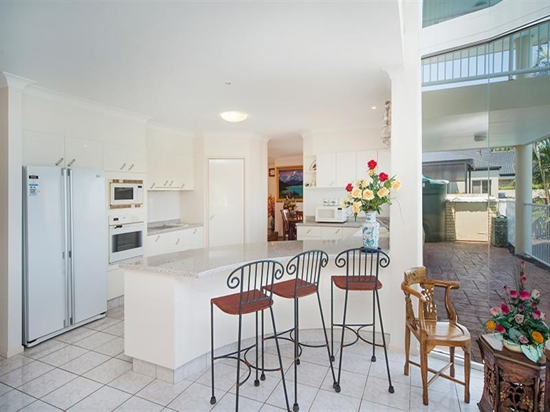 56 Montevideo Drive, Clear Island Waters QLD 4226