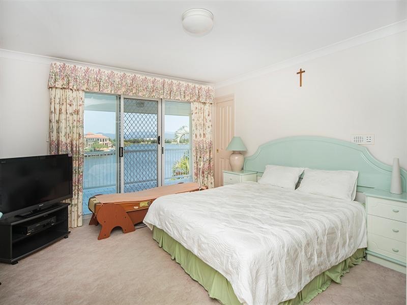 56 Montevideo Drive, Clear Island Waters QLD 4226