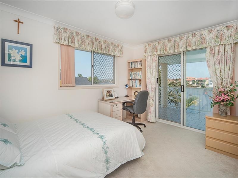 56 Montevideo Drive, Clear Island Waters QLD 4226