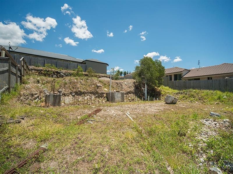 6 Kabi Place, Pacific Pines QLD 4211