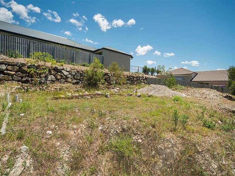 6 Kabi Place, Pacific Pines QLD 4211