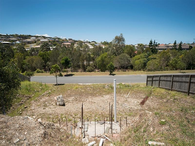 6 Kabi Place, Pacific Pines QLD 4211