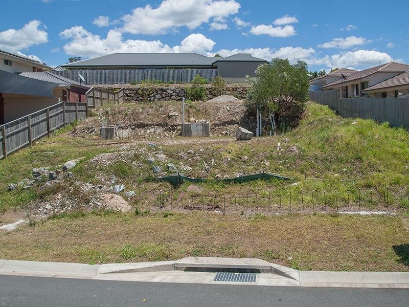 6 Kabi Place, Pacific Pines QLD 4211