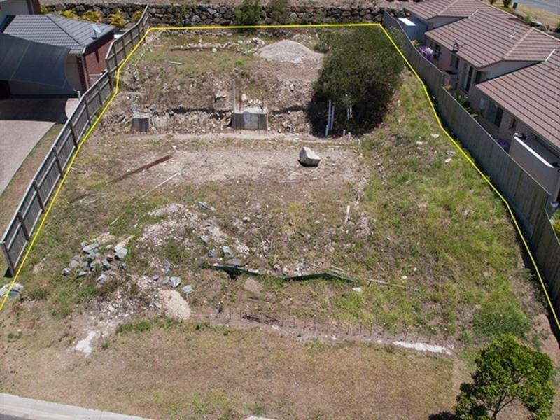 6 Kabi Place, Pacific Pines QLD 4211