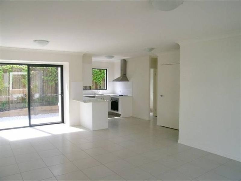 2/698-700 Kingston Road, Loganlea QLD 4131