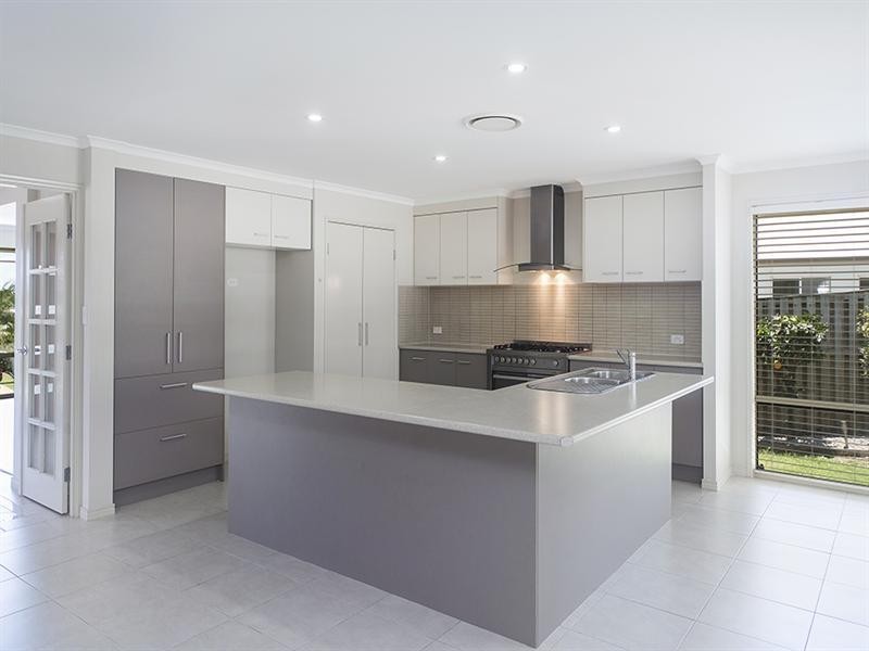 74 Clover Hill Drive, Mudgeeraba QLD 4213