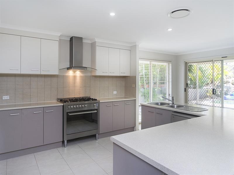 74 Clover Hill Drive, Mudgeeraba QLD 4213