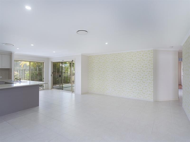 74 Clover Hill Drive, Mudgeeraba QLD 4213