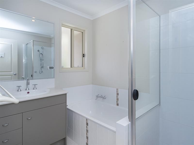 74 Clover Hill Drive, Mudgeeraba QLD 4213
