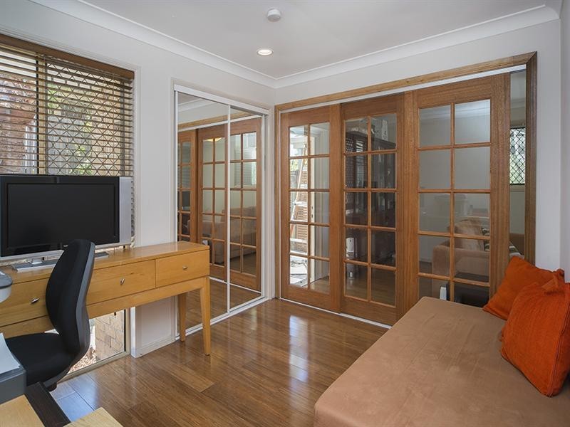 1 Watford Crescent, Molendinar QLD 4214