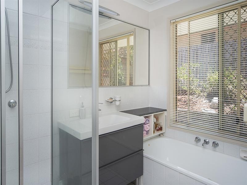 1 Watford Crescent, Molendinar QLD 4214