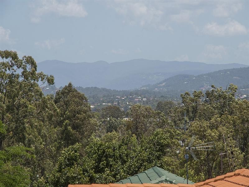 1 Watford Crescent, Molendinar QLD 4214