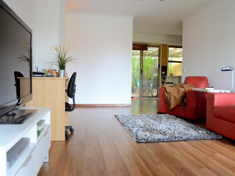 2/20 Illusion Court, Oxenford QLD 4210