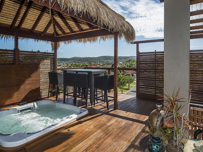 9 Waigeo Street, Pacific Pines QLD 4211