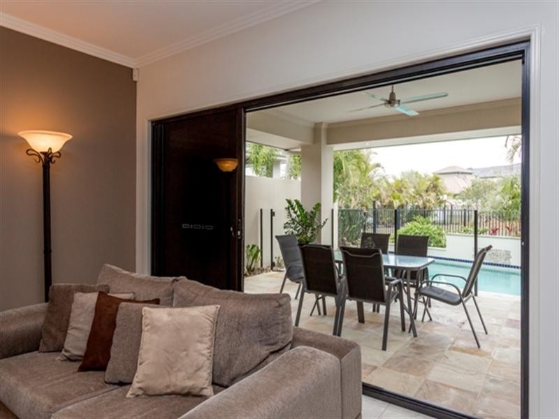 2857 Virginia Drive, Hope Island QLD 4212