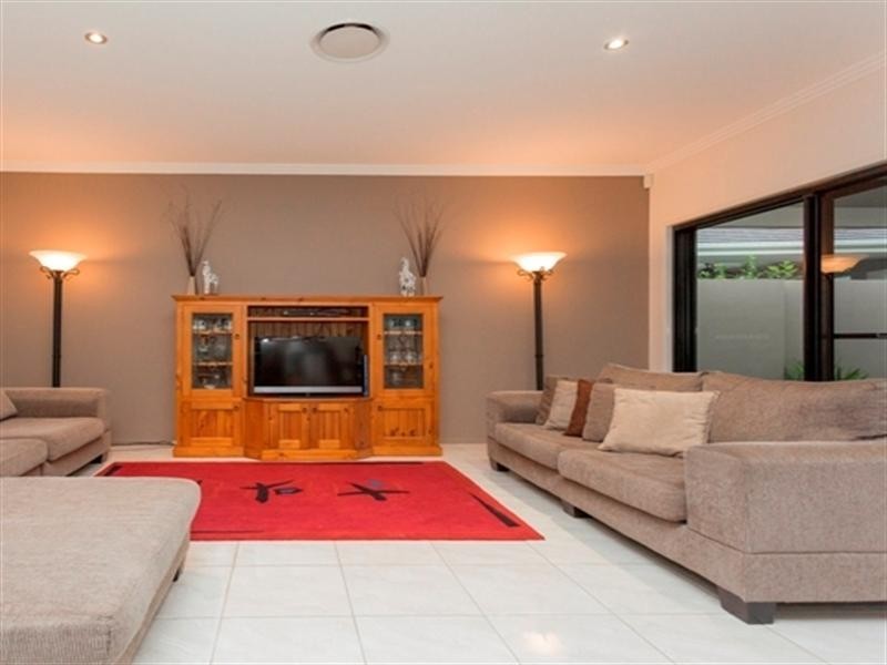 2857 Virginia Drive, Hope Island QLD 4212