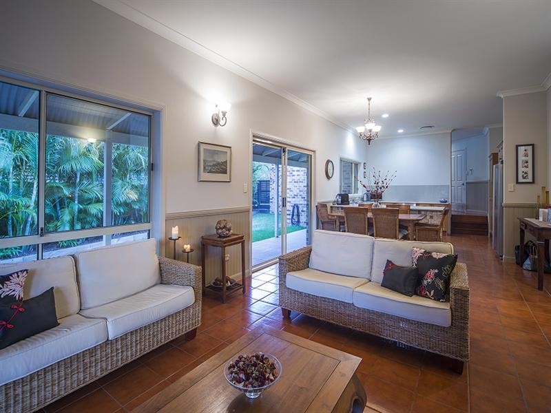 38 Stretton Drive, Helensvale QLD 4212