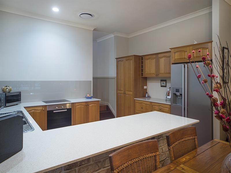 38 Stretton Drive, Helensvale QLD 4212