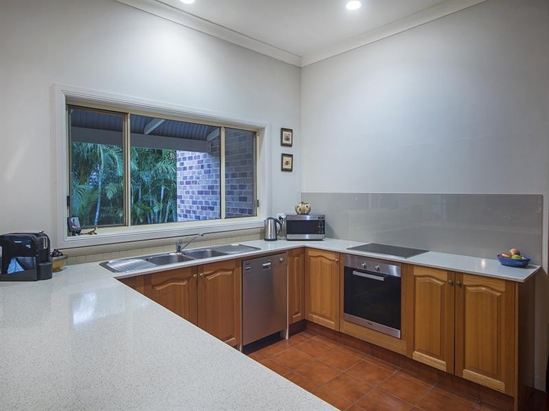 38 Stretton Drive, Helensvale QLD 4212