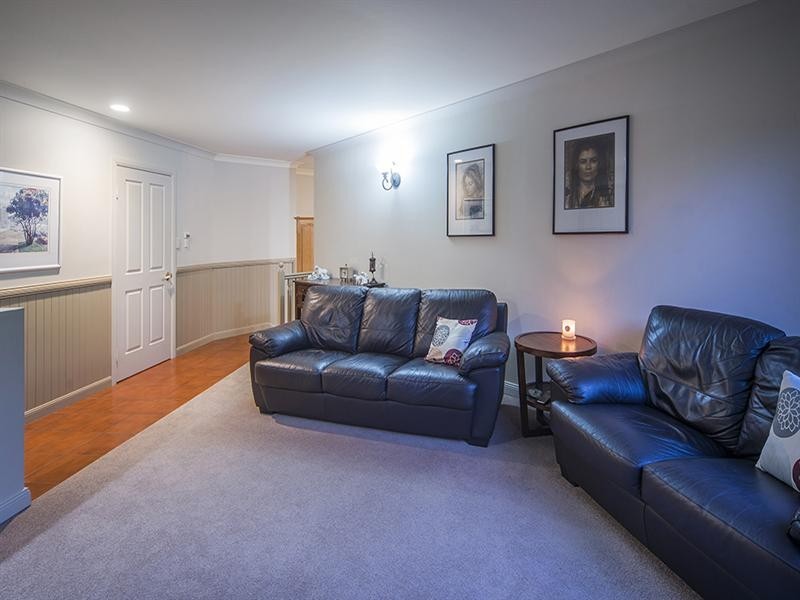 38 Stretton Drive, Helensvale QLD 4212